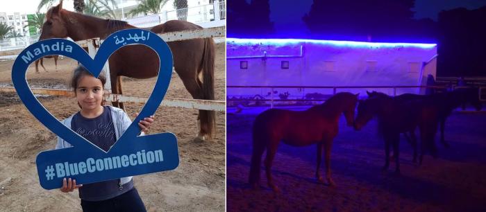 Mahdia, i cavalli si illuminano di  blu a favore delle persone autistiche.